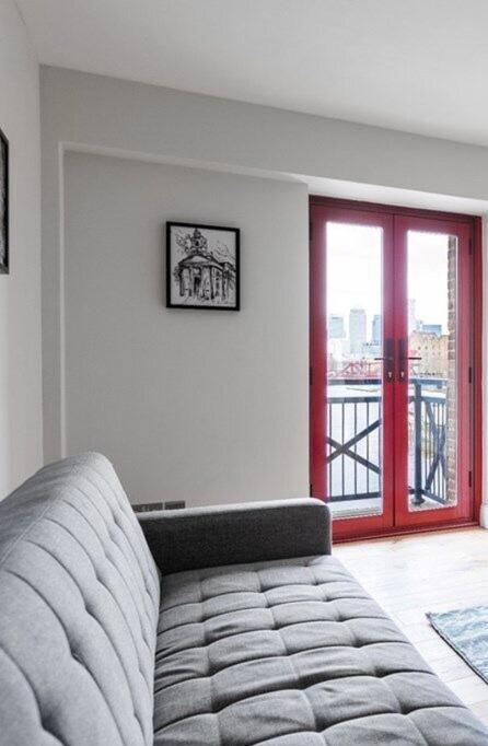 Apartment Riverview With Parking London