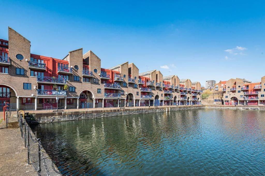 Riverview With Parking *